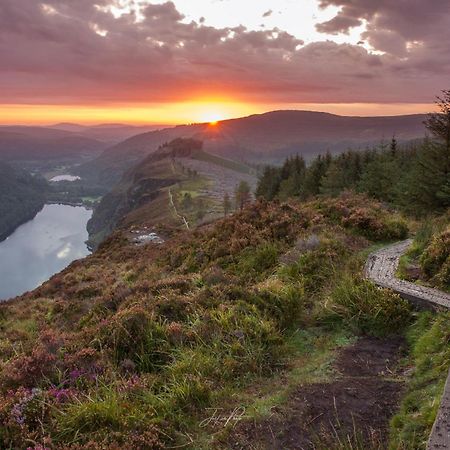 Glendalough International Youth Hostel Лараг Екстериор снимка