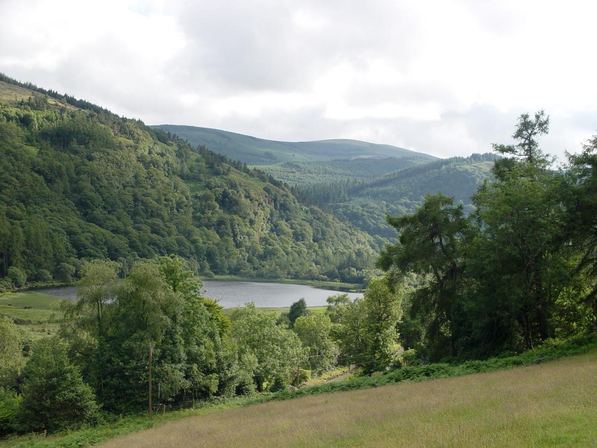 Glendalough International Youth Hostel Лараг Екстериор снимка The Blackwater Valley
