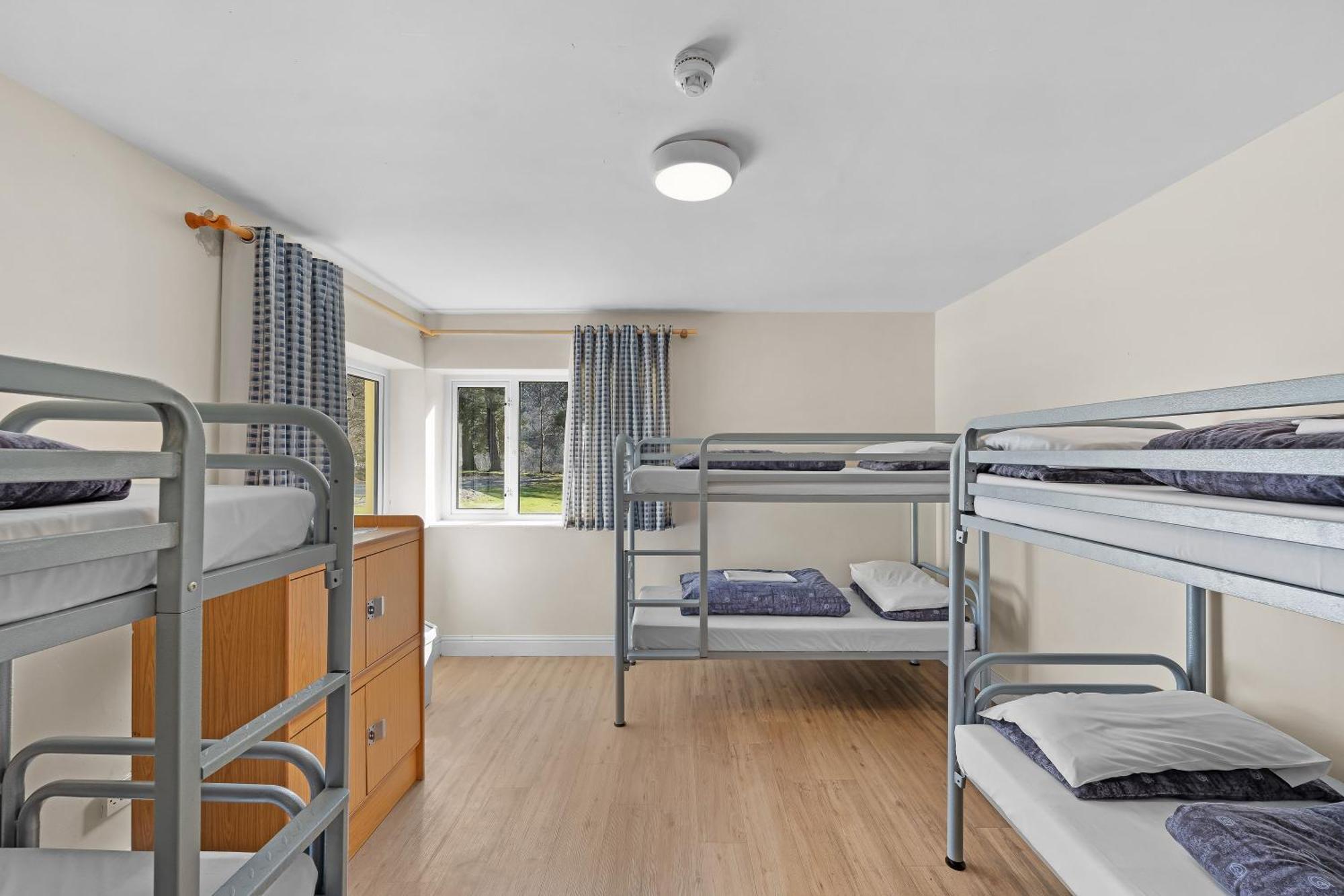 Glendalough International Youth Hostel Лараг Екстериор снимка