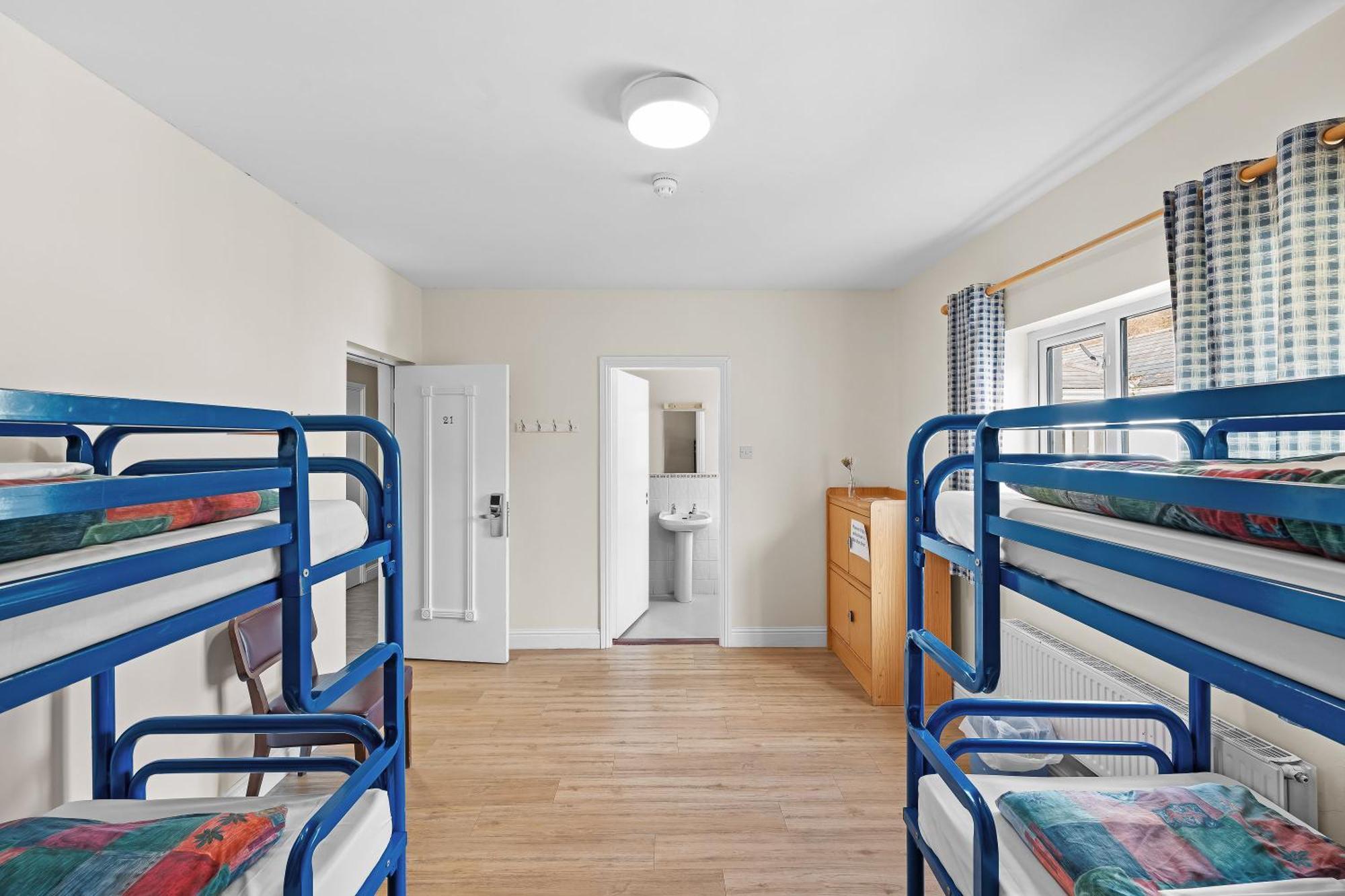 Glendalough International Youth Hostel Лараг Екстериор снимка