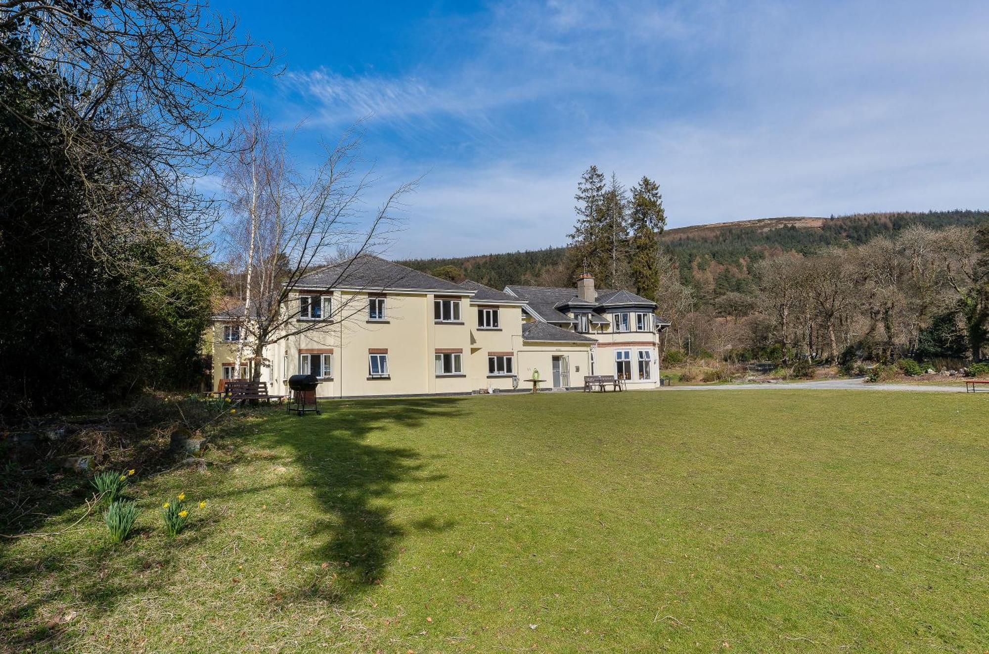 Glendalough International Youth Hostel Лараг Екстериор снимка
