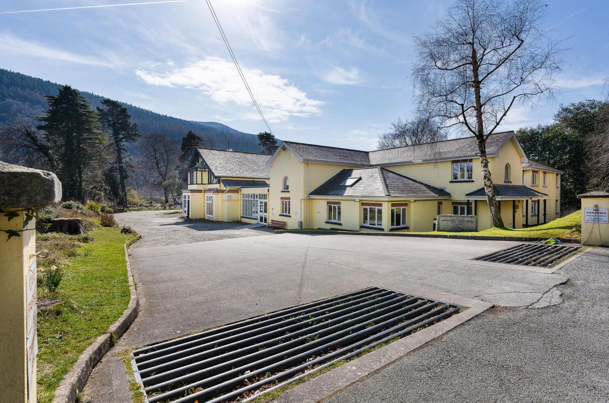 Glendalough International Youth Hostel Лараг Екстериор снимка