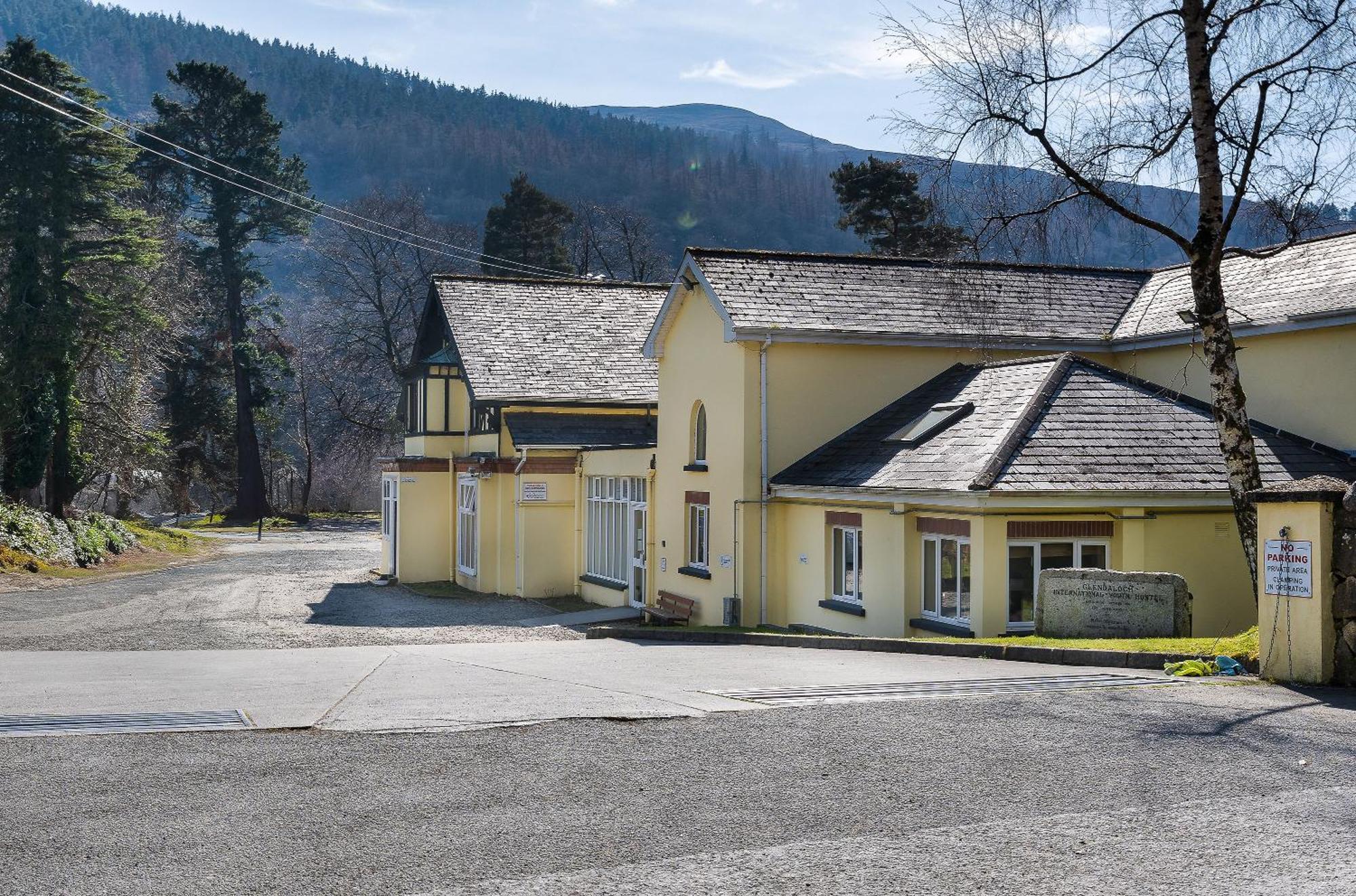 Glendalough International Youth Hostel Лараг Екстериор снимка